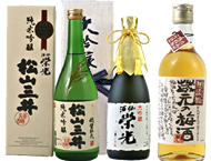 （左）栄光 純米吟醸 松山三井（中）酒仙 栄光 大吟醸（右）蔵元の梅酒