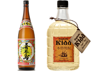 （左）喜界島 25度1800ml（右）キャプテンキッド 43度720ml